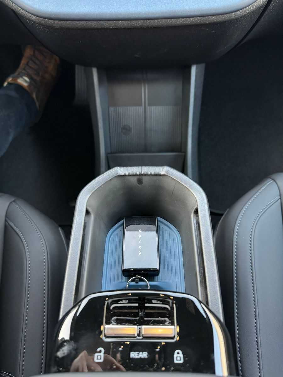 Volvo  Ultra AWD Twin Performance Pure Electric