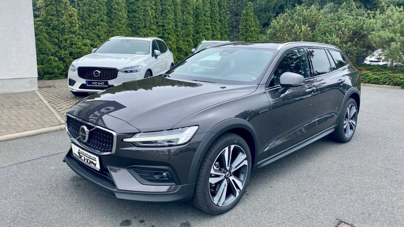 Volvo  Ultimate B4 D AWD 8-Gang