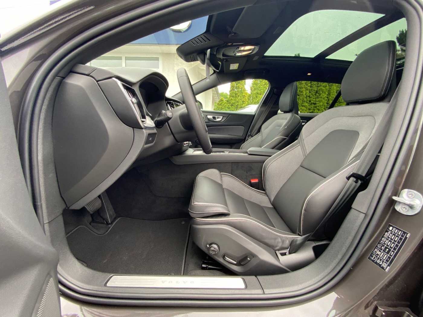 Volvo  Ultimate B4 D AWD 8-Gang
