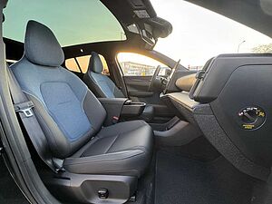 Volvo  Ultra AWD Twin Performance Pure Electric