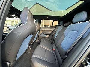 Volvo  Ultra AWD Twin Performance Pure Electric