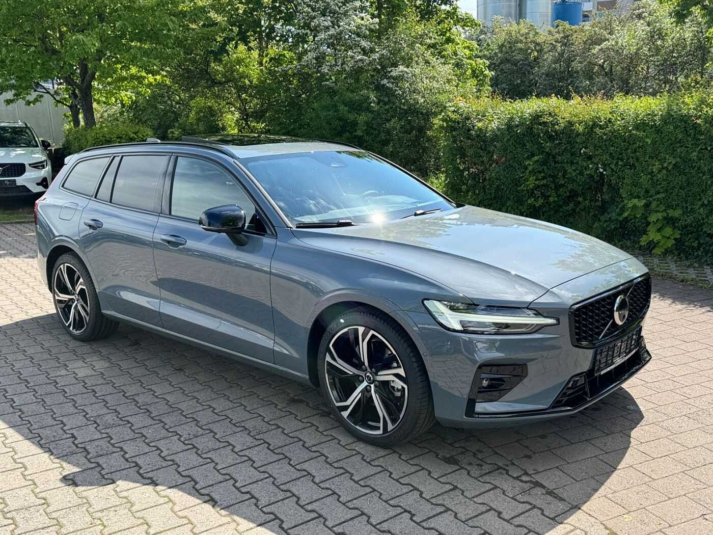 Volvo  ULTIMATE DARK +360+STANDHZG+AHK+19'PRIVACY