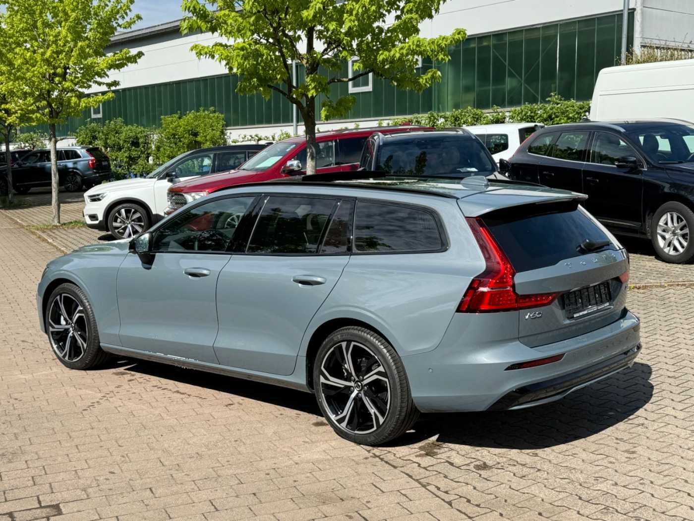 Volvo  ULTIMATE DARK +360+STANDHZG+AHK+19'PRIVACY