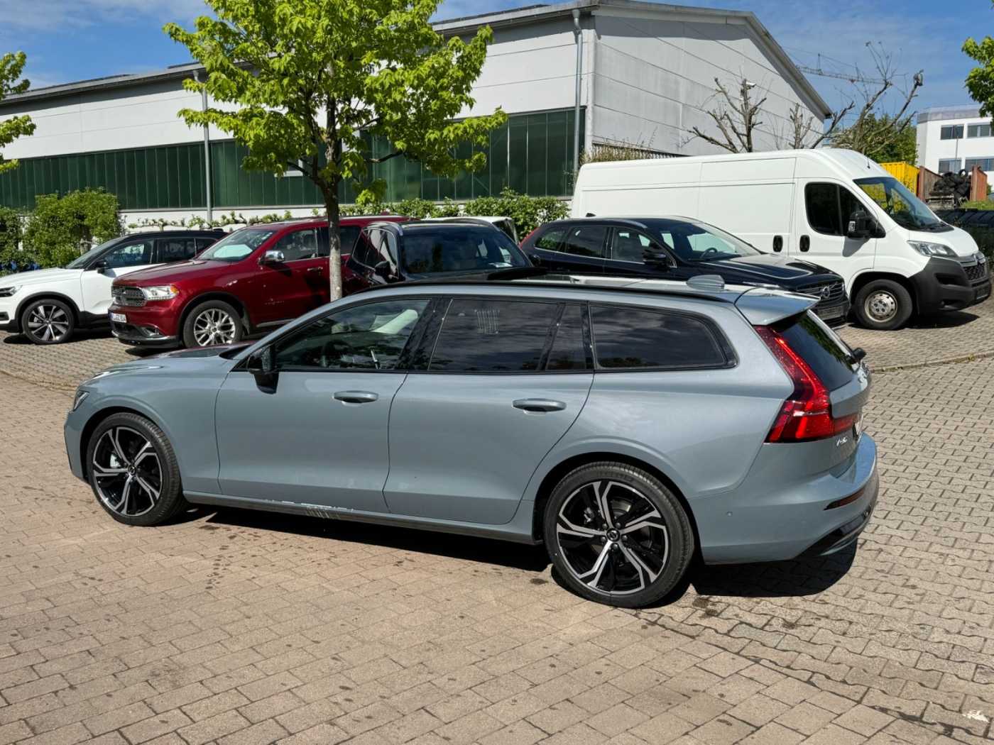 Volvo  ULTIMATE DARK +360+STANDHZG+AHK+19'PRIVACY