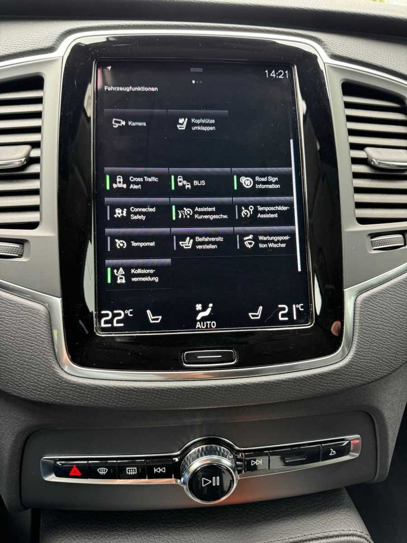 Volvo  INSCRIPTION PHEV + LEDER+AHK+NAVI+PRIVACY