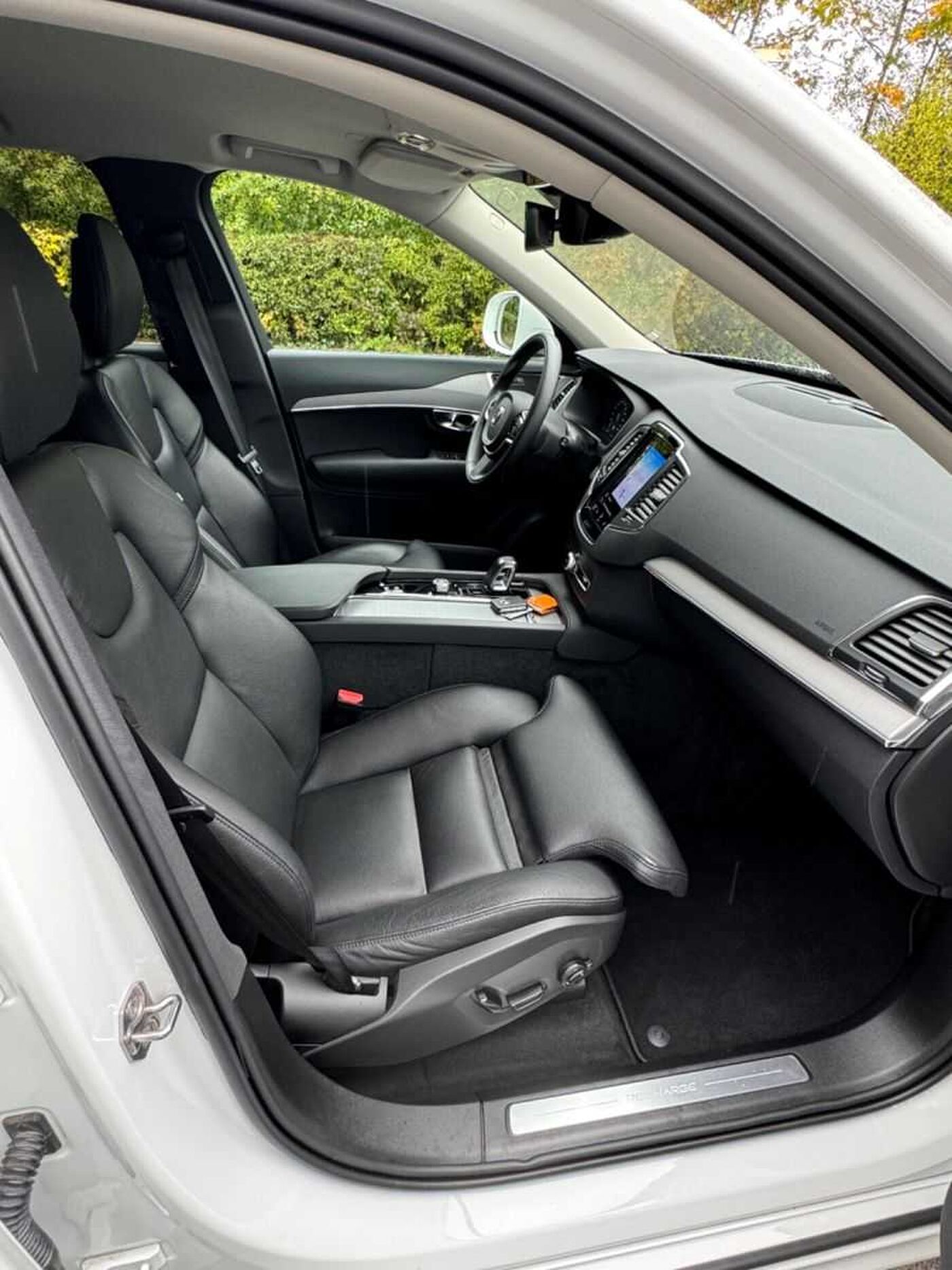 Volvo  INSCRIPTION PHEV + LEDER+AHK+NAVI+PRIVACY