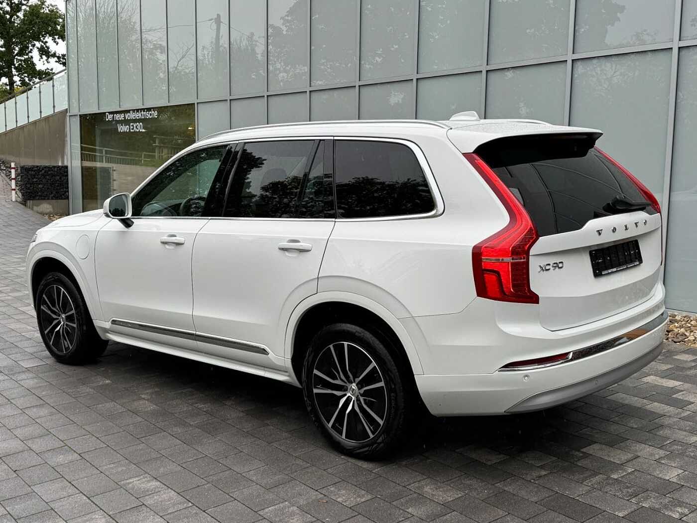 Volvo  INSCRIPTION PHEV + LEDER+AHK+NAVI+PRIVACY