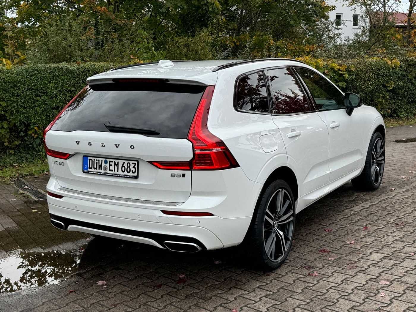 Volvo  D5 AWD R-DESIGN+LEDER+NAVI+360°CAM+UNFALLFREI