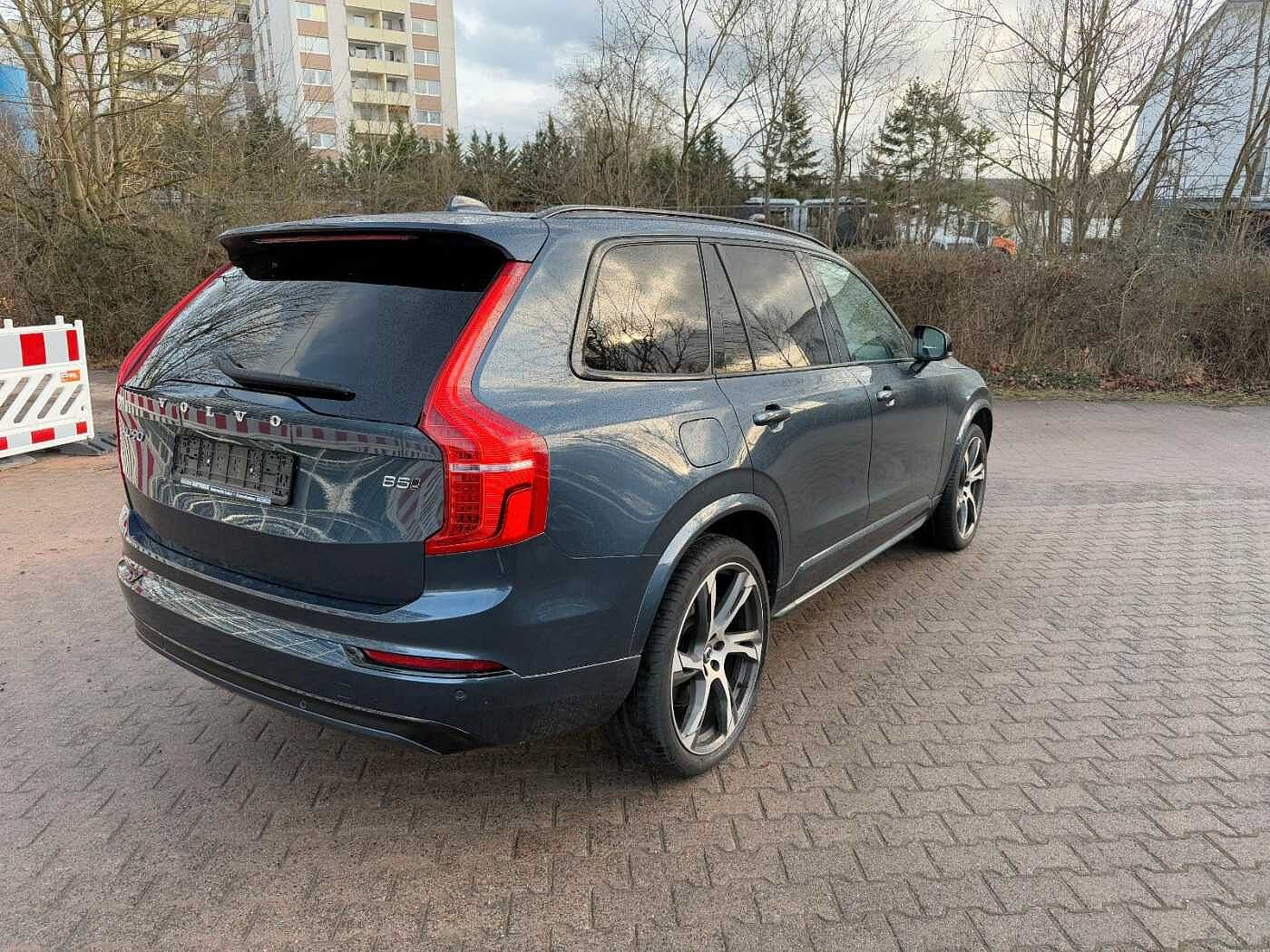 Volvo  R DESIGN B&W+PANO+STANDHZG+360+22'+MASSAGE