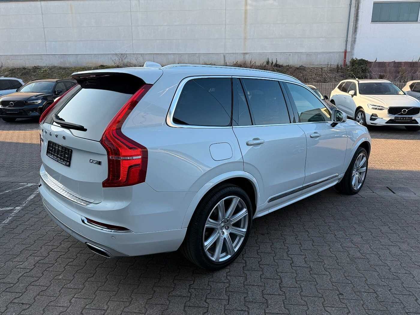 Volvo  INSCRIPTION +BEL. SITZE+B&W+MASSAGE+PANO