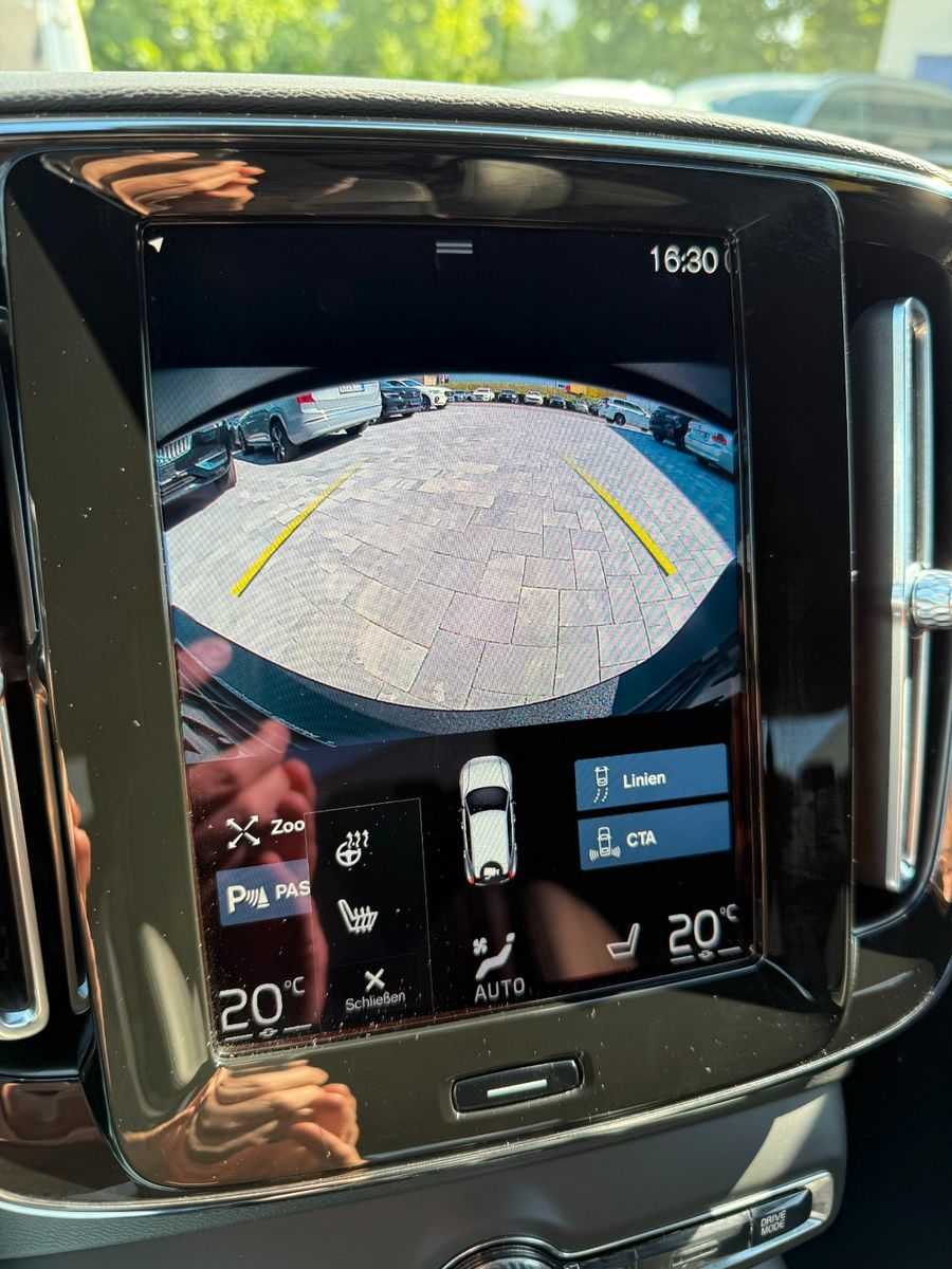 Volvo  B4 R-DESIGN+NAVI+ALCANTARA+EL. SITZE+CAM+PDC