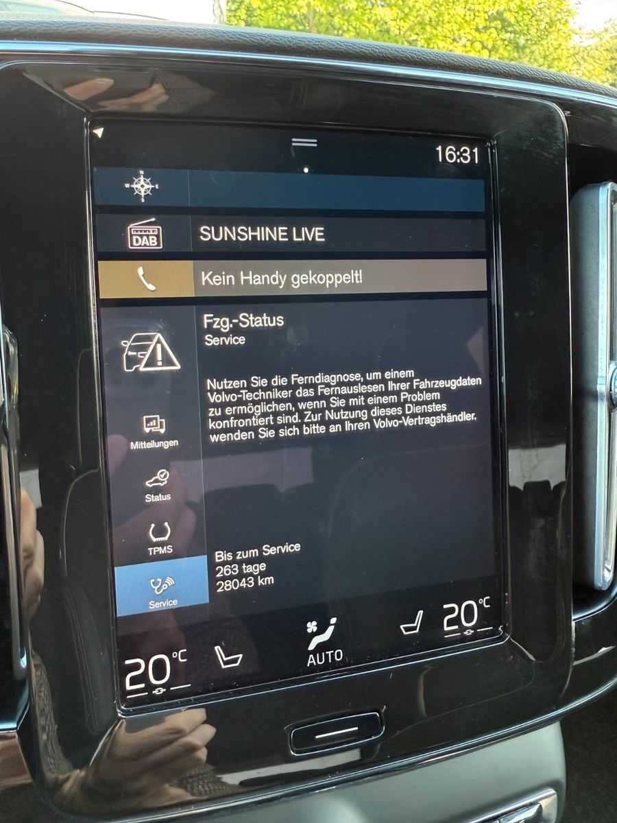 Volvo  B4 R-DESIGN+NAVI+ALCANTARA+EL. SITZE+CAM+PDC