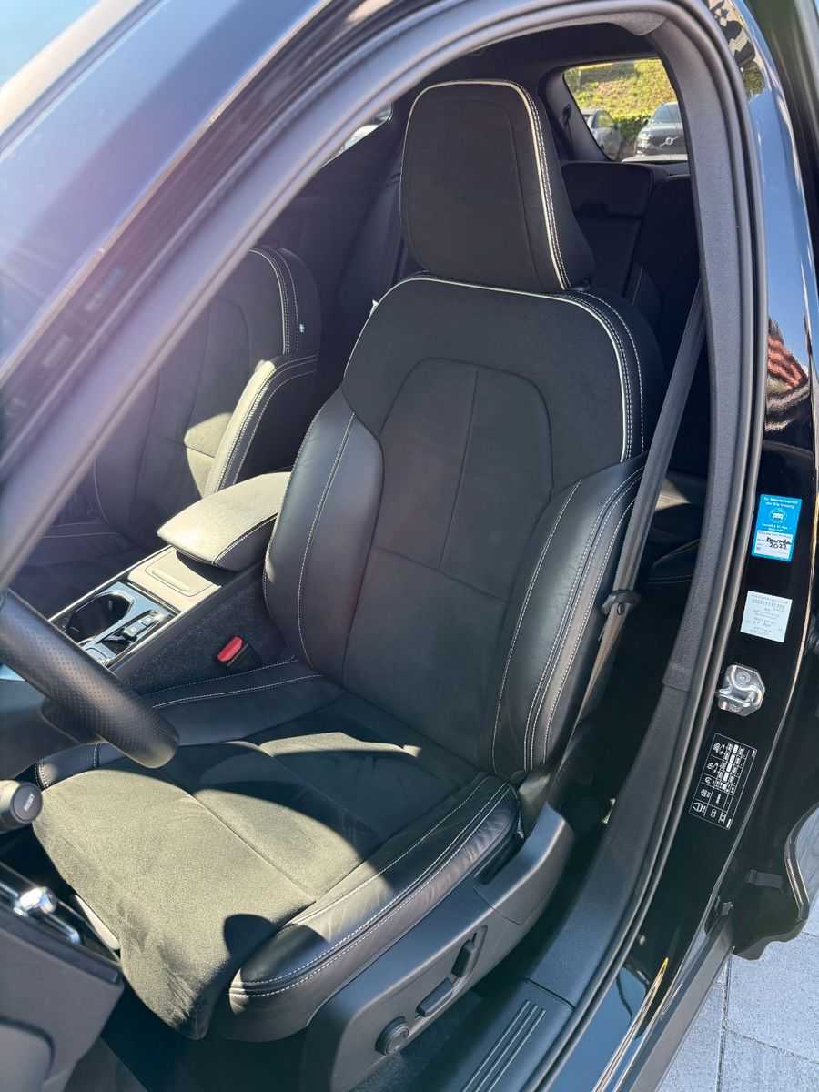 Volvo  B4 R-DESIGN+NAVI+ALCANTARA+EL. SITZE+CAM+PDC