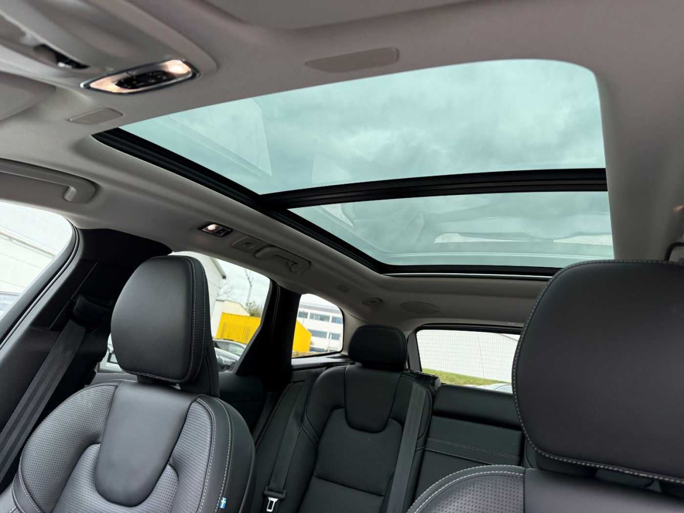Volvo  T8 AWD INSCRIPTION+NAVI+LEDER+ACC+BLIS++