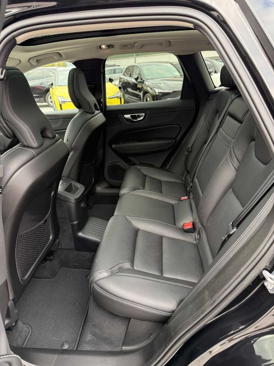 Volvo  T8 AWD INSCRIPTION+NAVI+LEDER+ACC+BLIS++