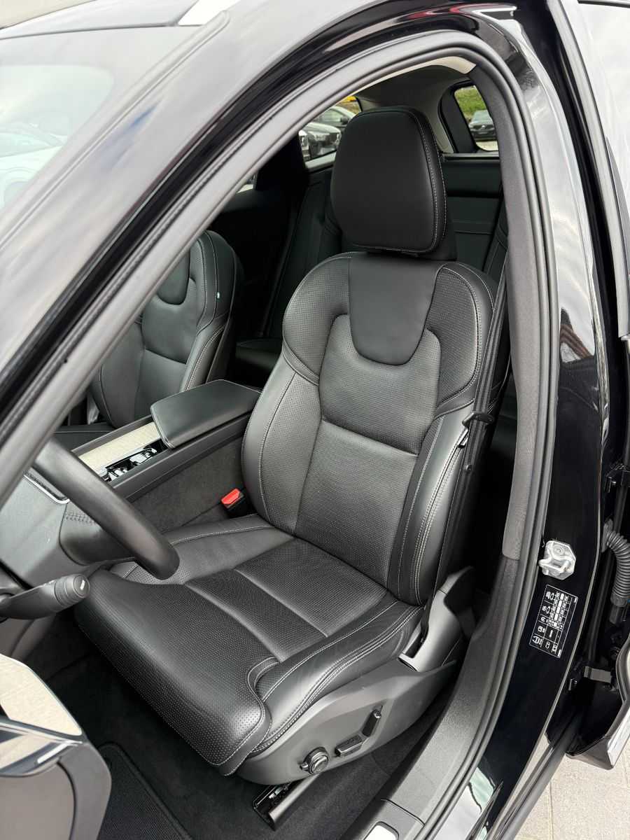 Volvo  T8 AWD INSCRIPTION+NAVI+LEDER+ACC+BLIS++