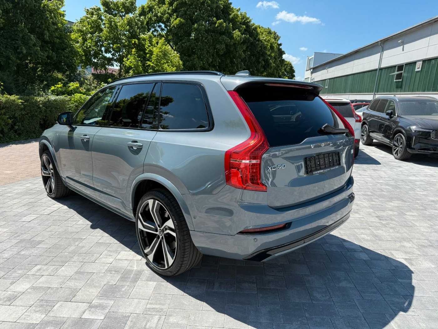 Volvo  T8 AWD PLUS DARK+7SITZE+360°CAM+22'ALU++