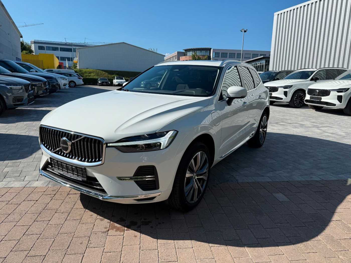 Volvo  T6 AWD+INSCR. EXPR+AHK+20'+UNFALLFREI+PRIVAC