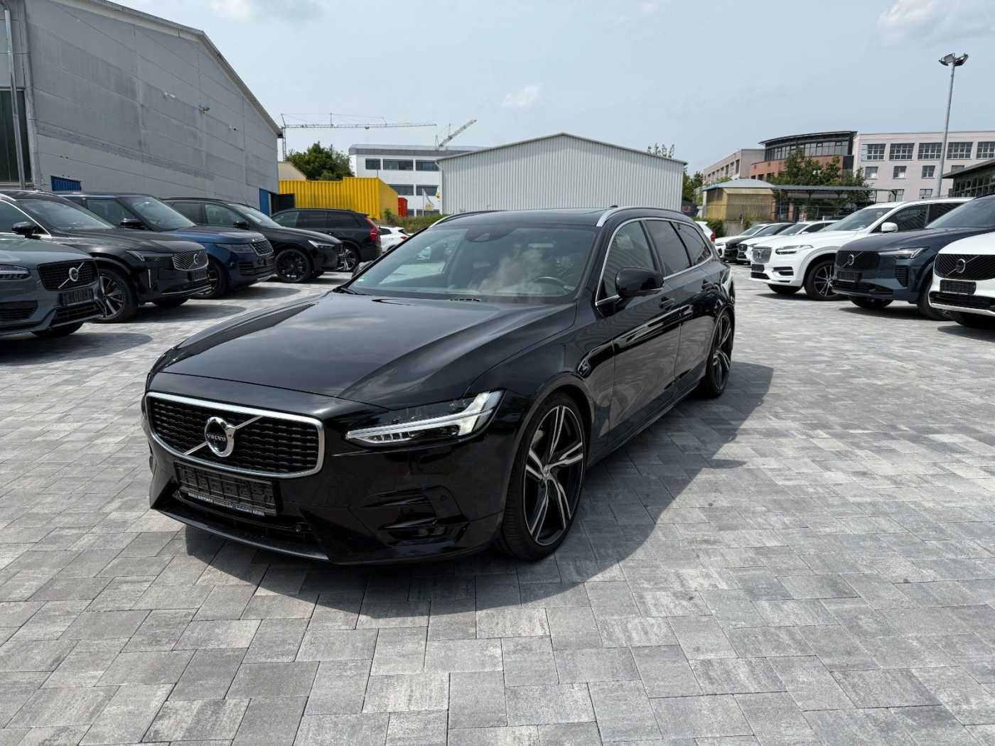 Volvo  D5 AWD R-DESIGN+B&W SOUND+8FACH+AHK+360°CAM