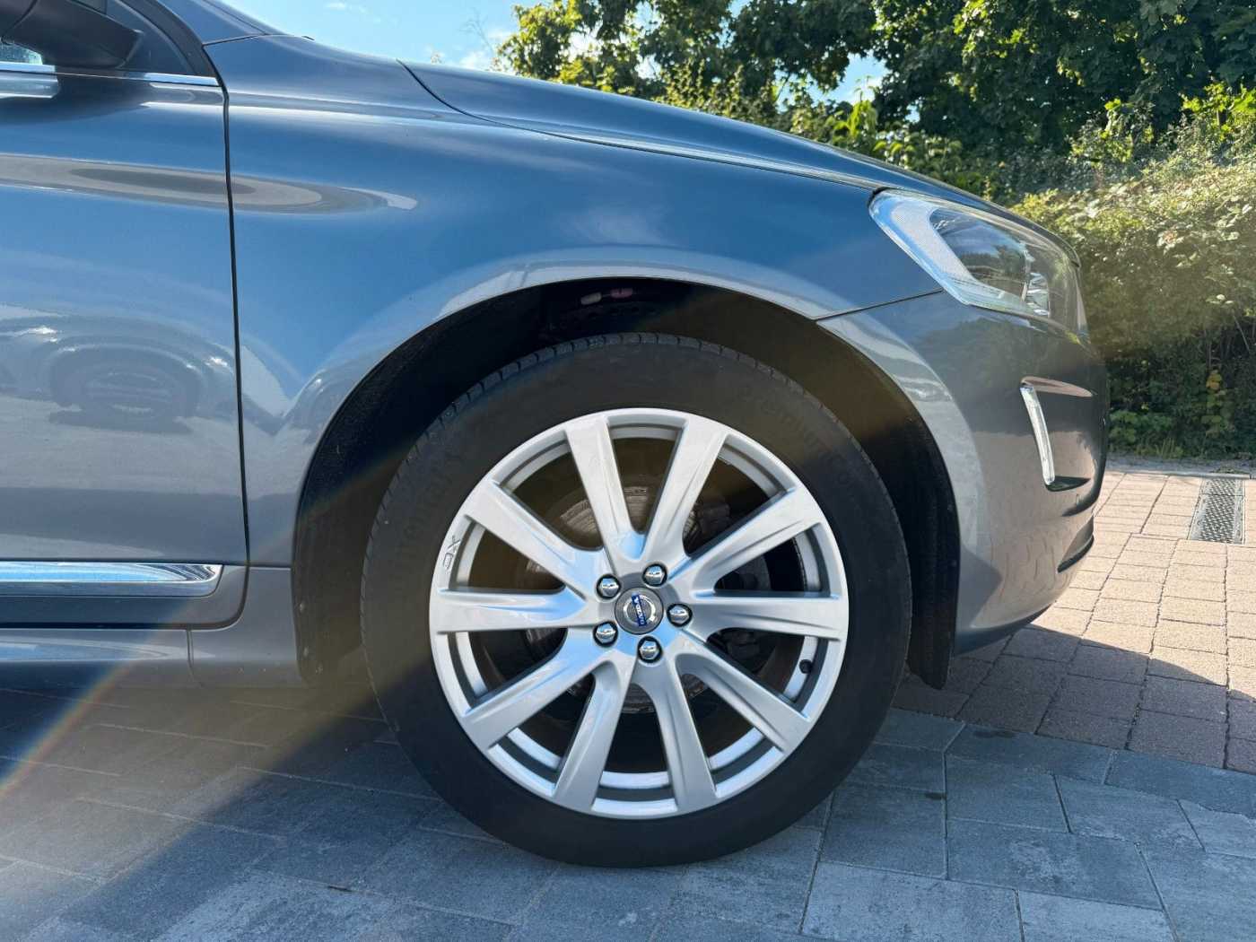 Volvo  D5 AWD INSCRIPTION+VOLLAUSSTATTUNG+AHK+8FAC