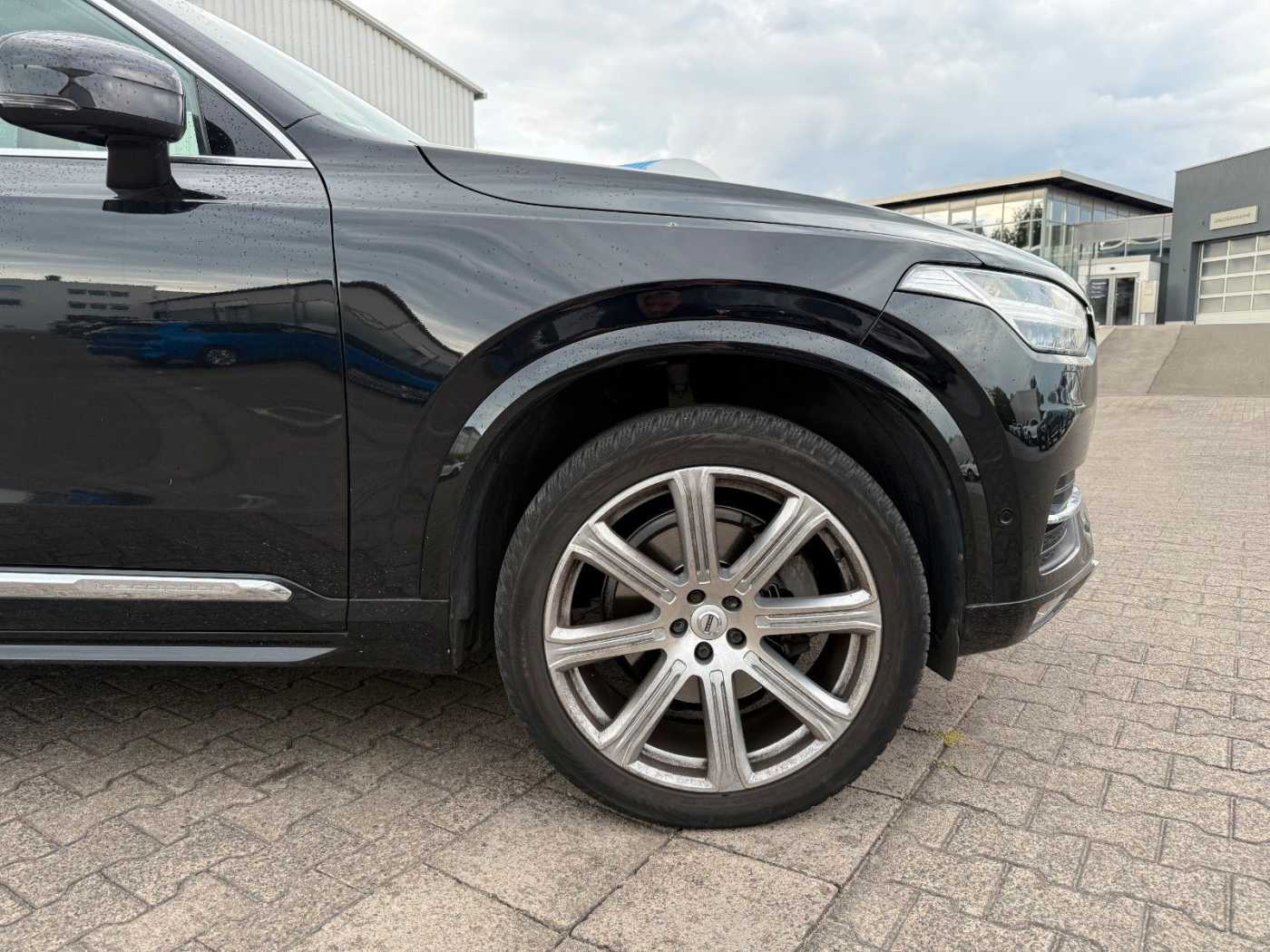 Volvo  D5 AWD INSCRIPTION+VOLLAUSSTATTUNG+WENIG KM