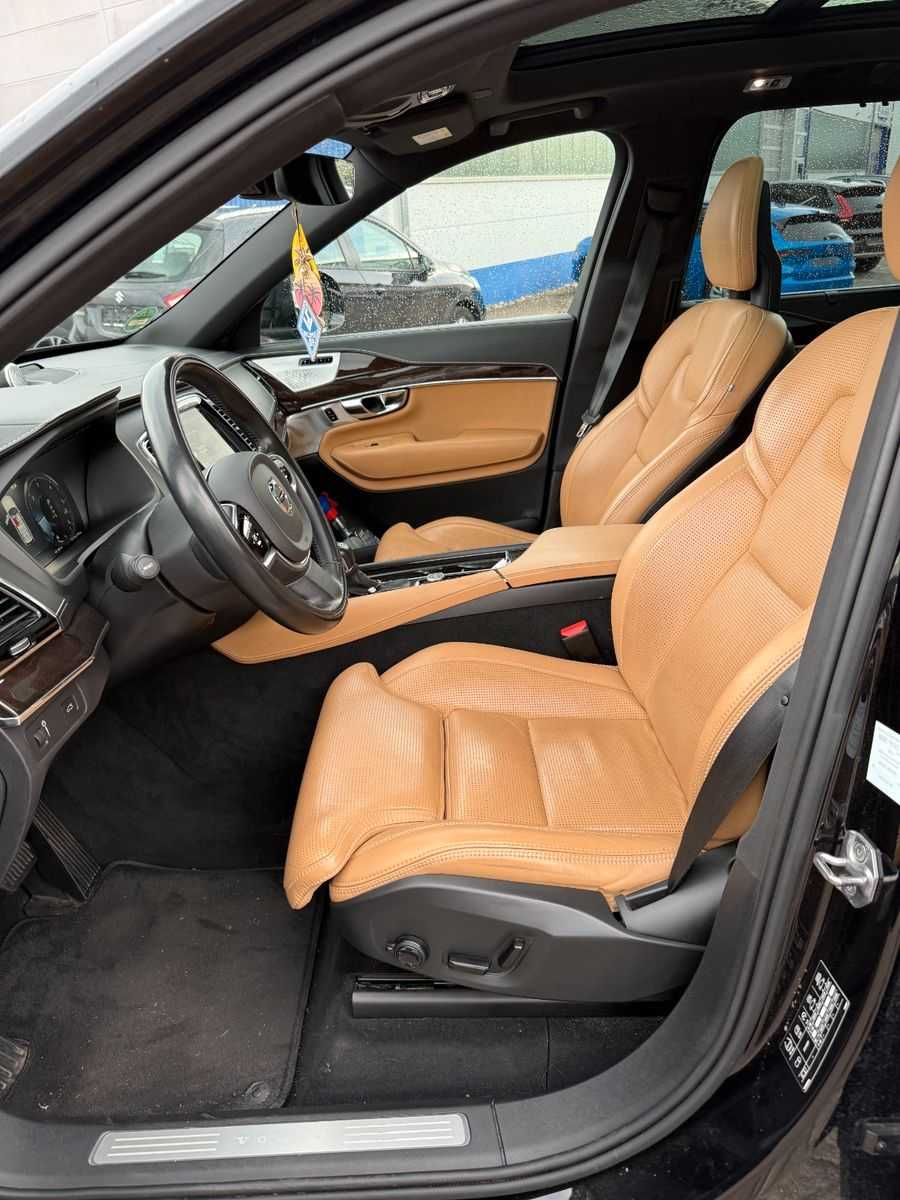 Volvo  D5 AWD INSCRIPTION+VOLLAUSSTATTUNG+WENIG KM
