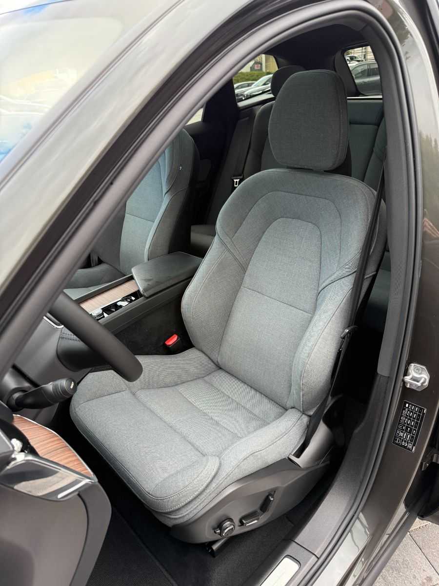 Volvo  T8 AWD INSCRIPTION+WOOL+AHK+B&W+PANO+AKUSTI