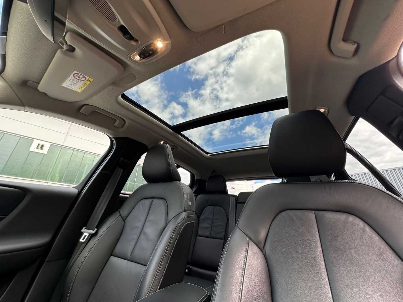 Volvo  Ultimate Bright PHEV +AHK+PANO+LEDER+NAVI