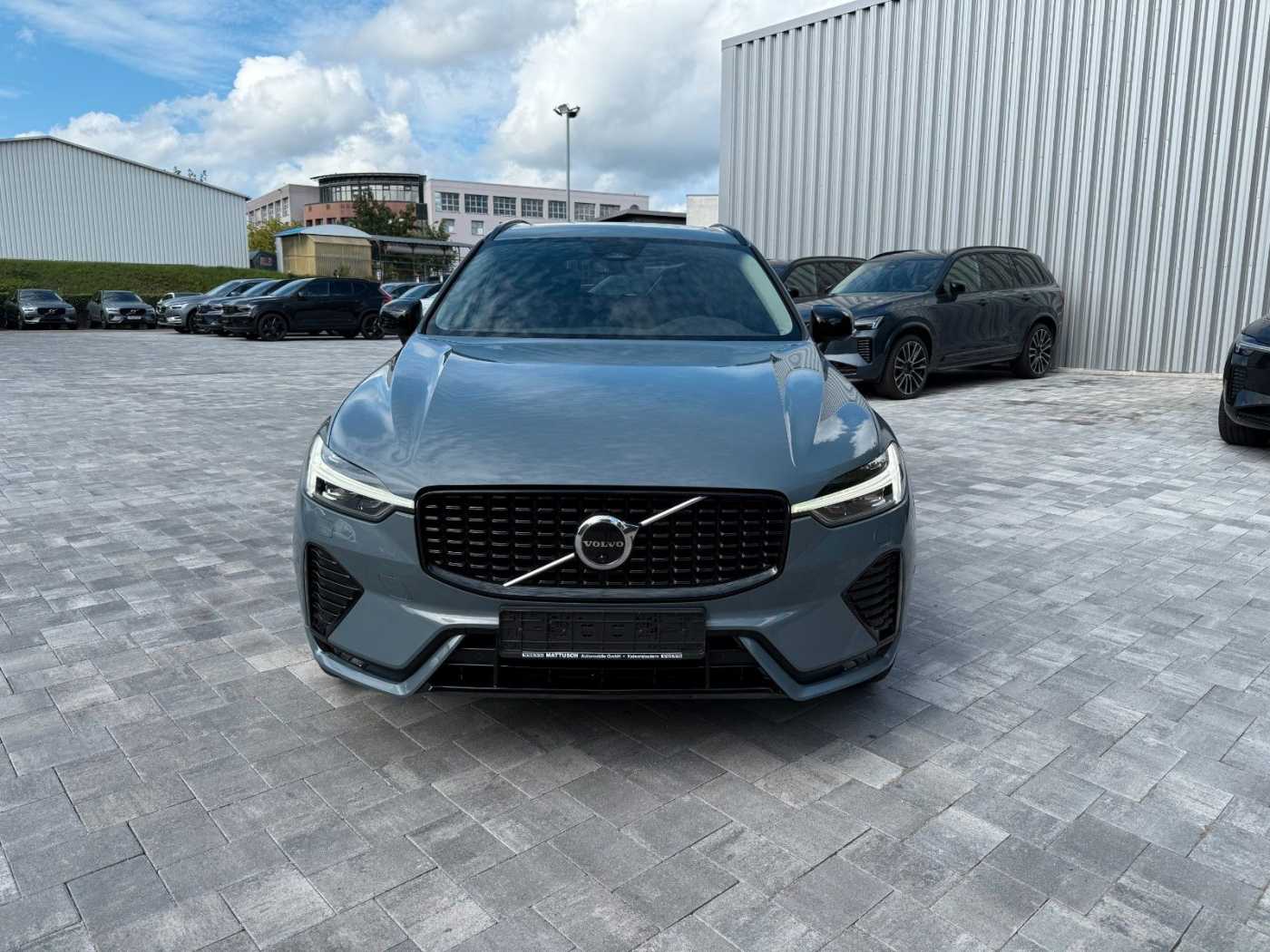 Volvo  PLUS DARK AWD +PANO+STANDHZG+LED+AHK+1.HD