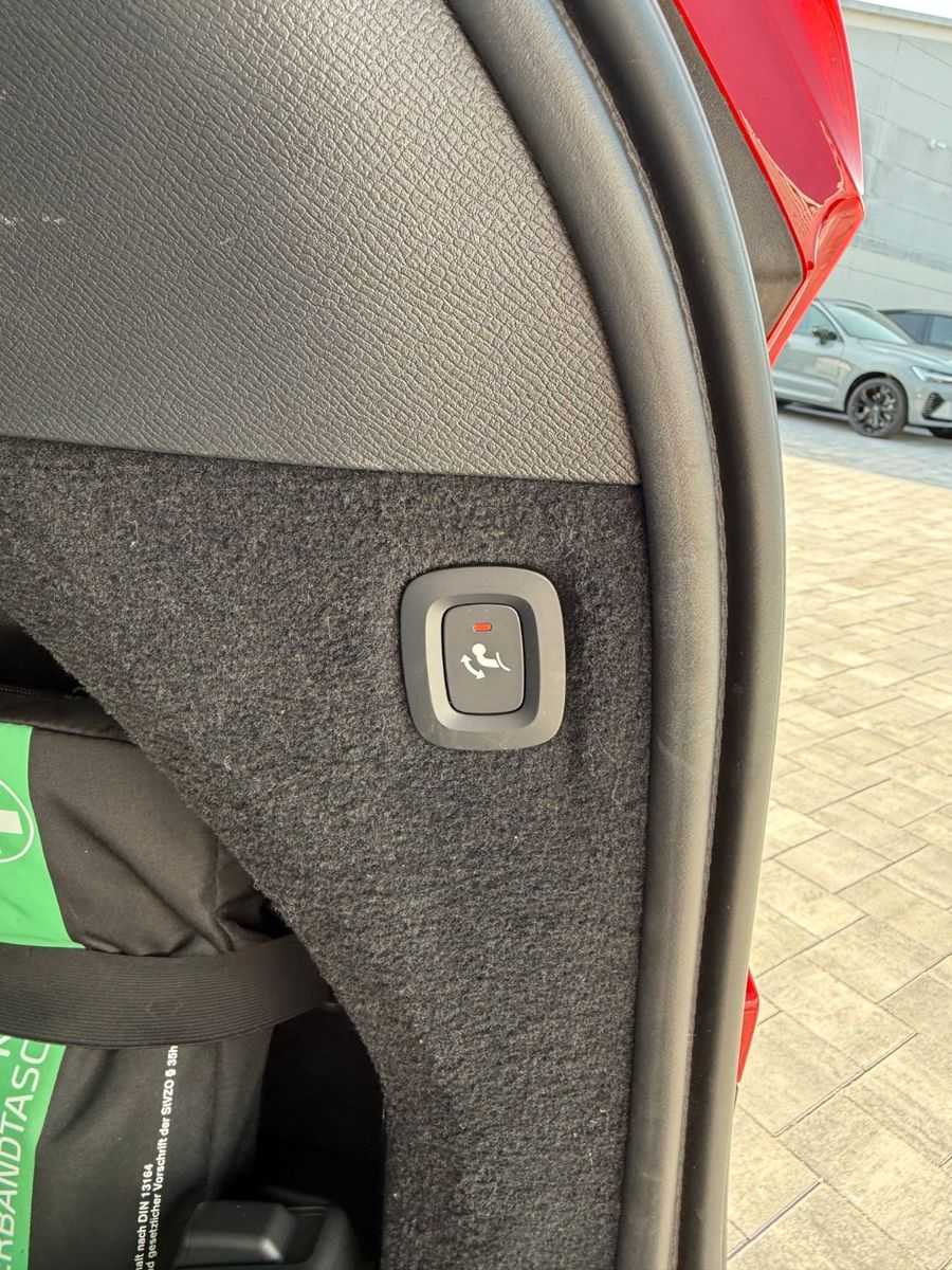 Volvo  T8 AWD PLUS DARK+AHK+CAM+PANO+BEL. SITZE+HK+