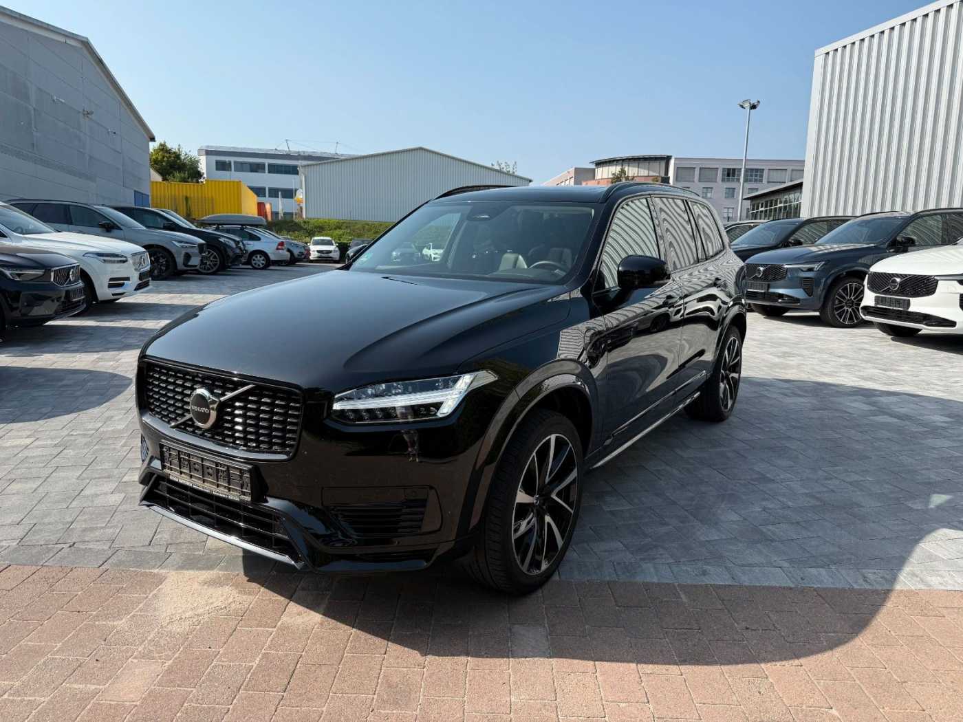 Volvo  T8 AWD PLUS DARK+AHK+CAM+PANO+BEL. SITZE+HK+