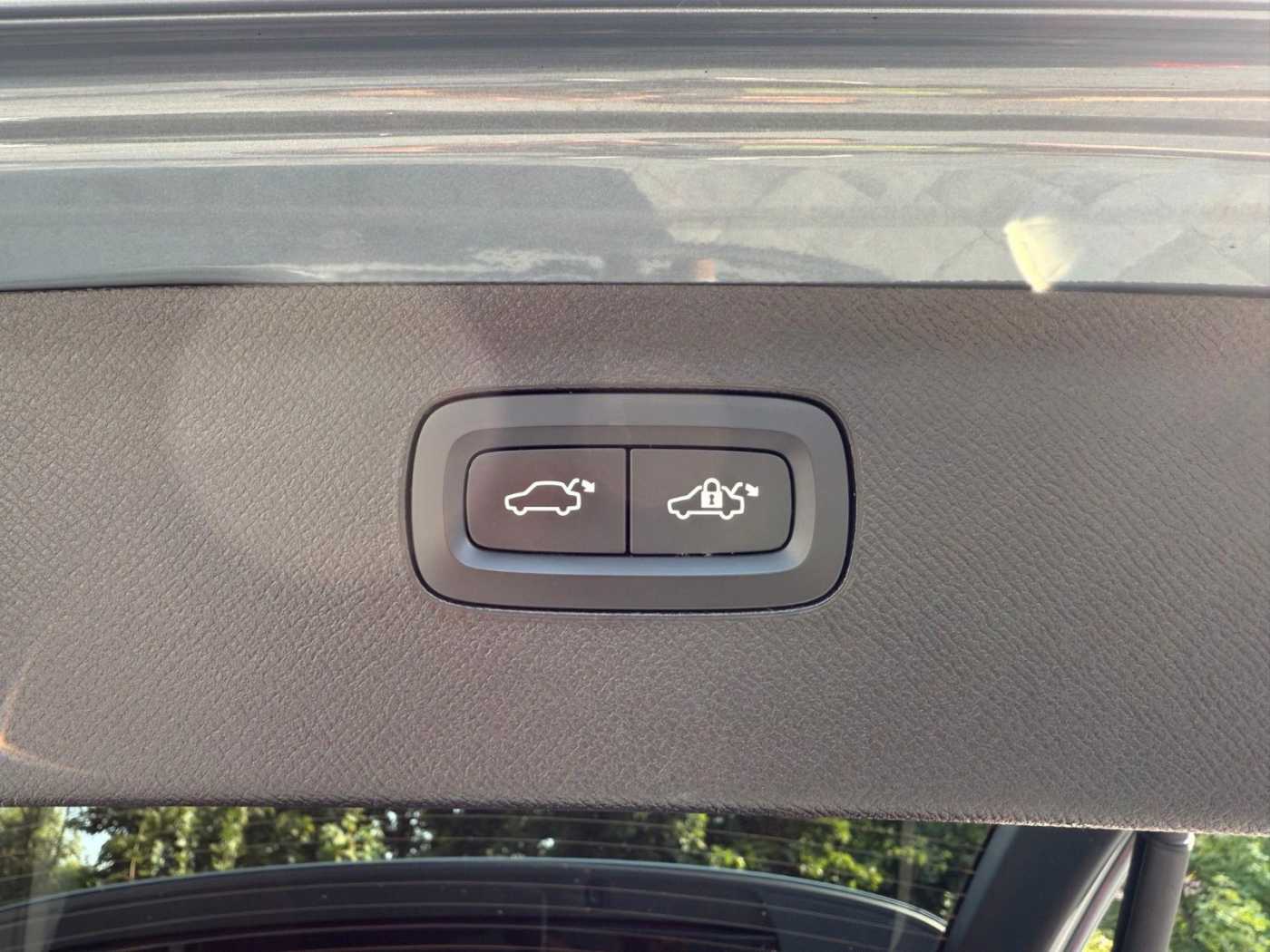 Volvo  T8 PHEV AWD AHK+LEDER+LED+7-SITZER+GOOGLE