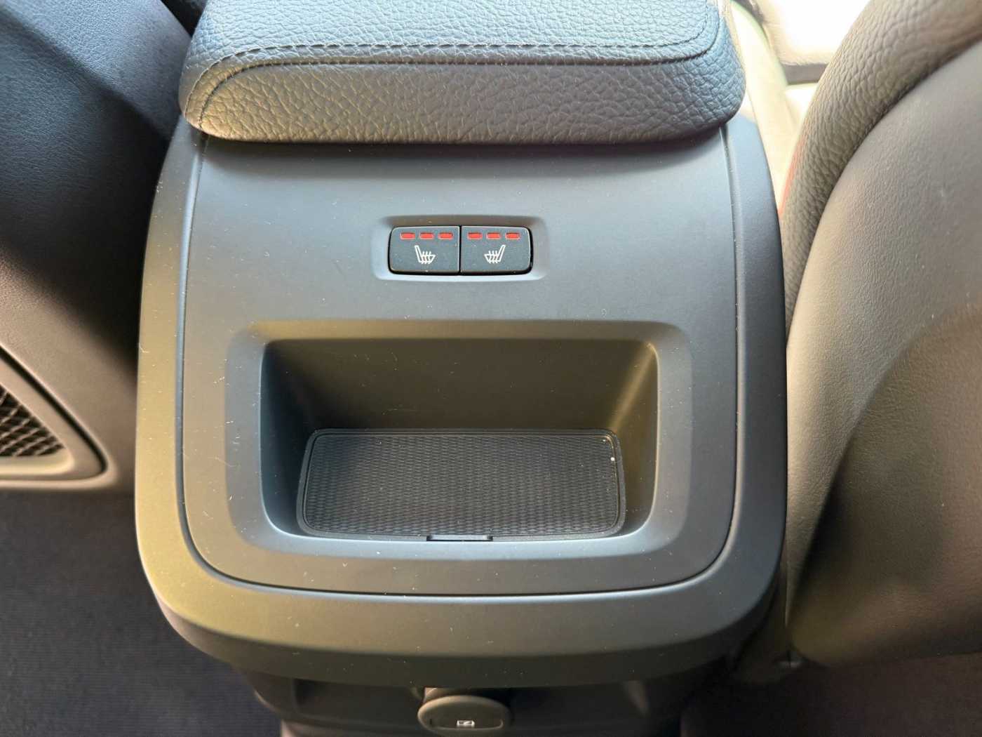 Volvo  T6 R-Design LEDER+NAVI+LED+PANO+STANDHZG+SH