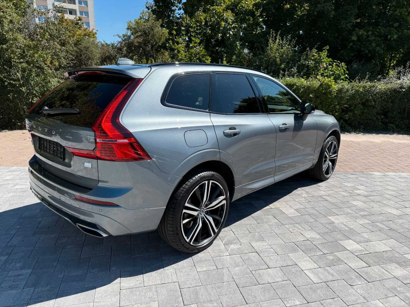 Volvo  T6 R-Design LEDER+NAVI+LED+PANO+STANDHZG+SH