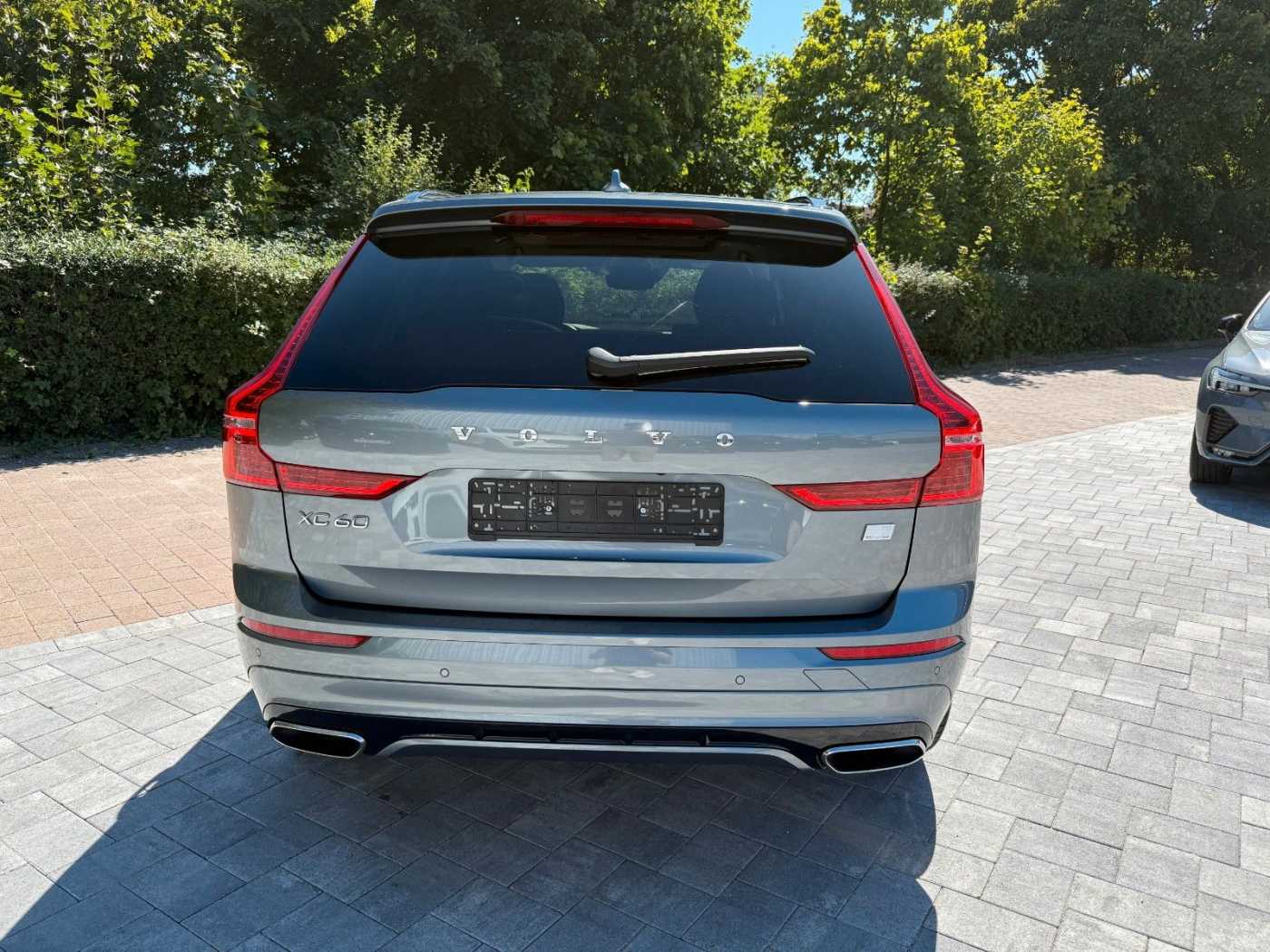 Volvo  T6 R-Design LEDER+NAVI+LED+PANO+STANDHZG+SH