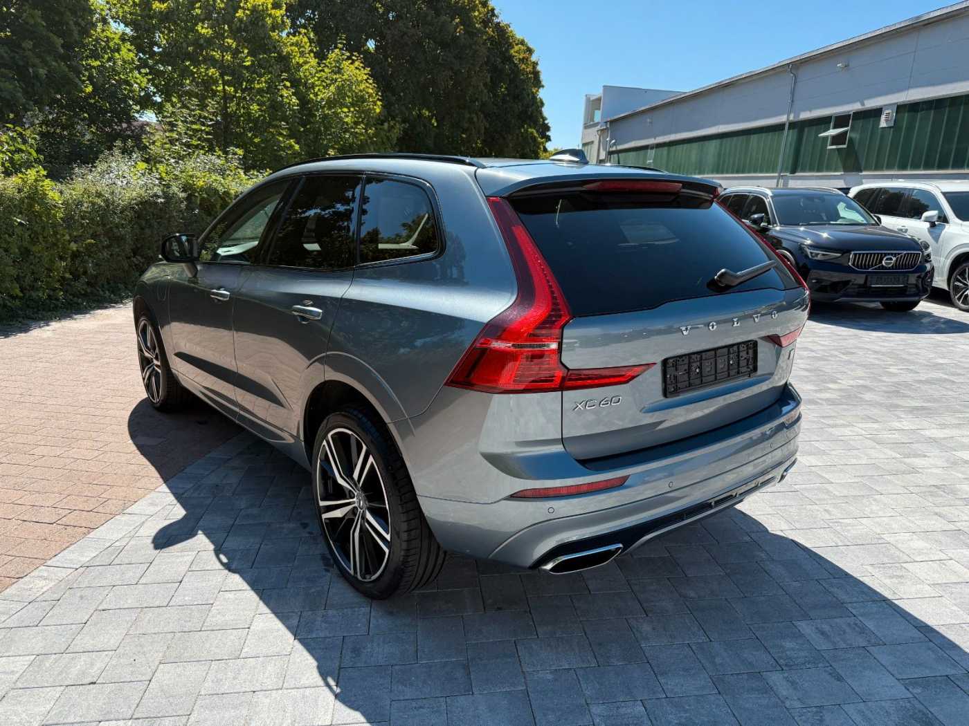 Volvo  T6 R-Design LEDER+NAVI+LED+PANO+STANDHZG+SH