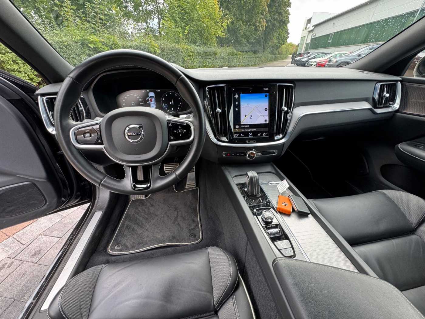 Volvo  R DESIGN +360+19'+NAVI+EL. SITZ+LED+DAB