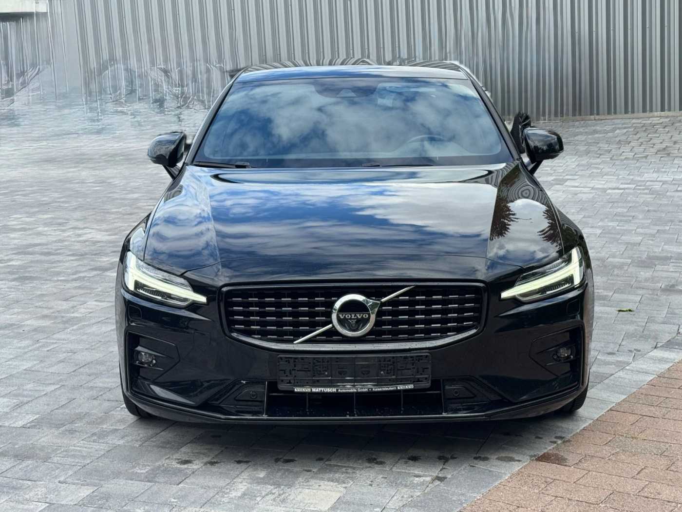 Volvo  R DESIGN +360+19'+NAVI+EL. SITZ+LED+DAB