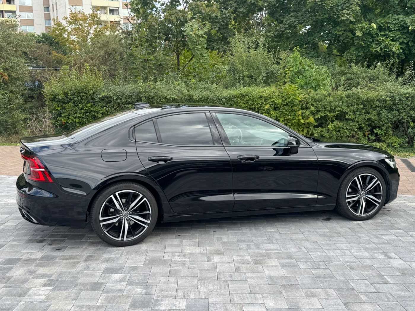 Volvo  R DESIGN +360+19'+NAVI+EL. SITZ+LED+DAB