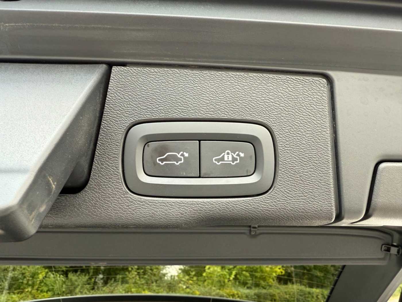 Volvo  B5 AWD INSCRIPTION+MASSAGE+STANDHZG+AHK+
