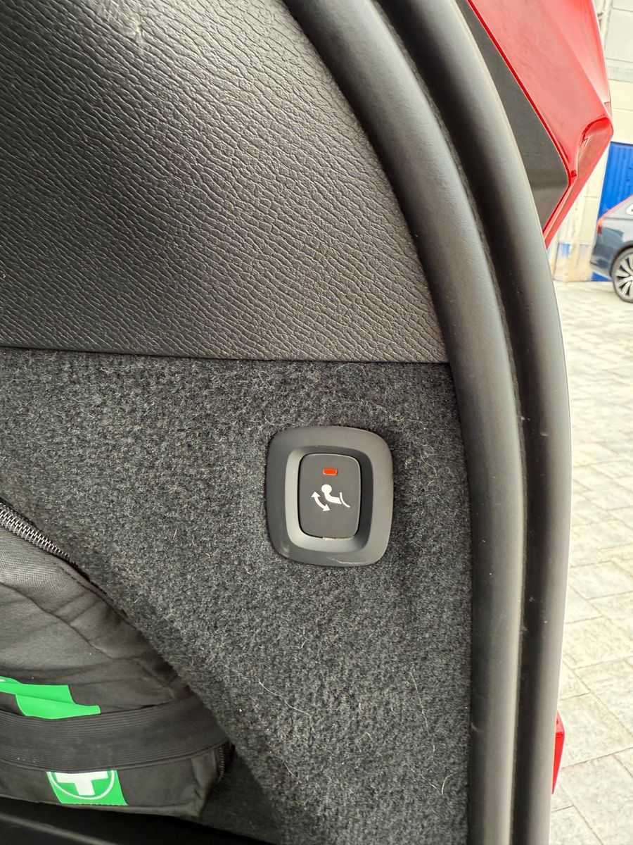 Volvo  B5 DIESEL PLUS BRIGHT+HARMAN+360°+PANO+AHK+