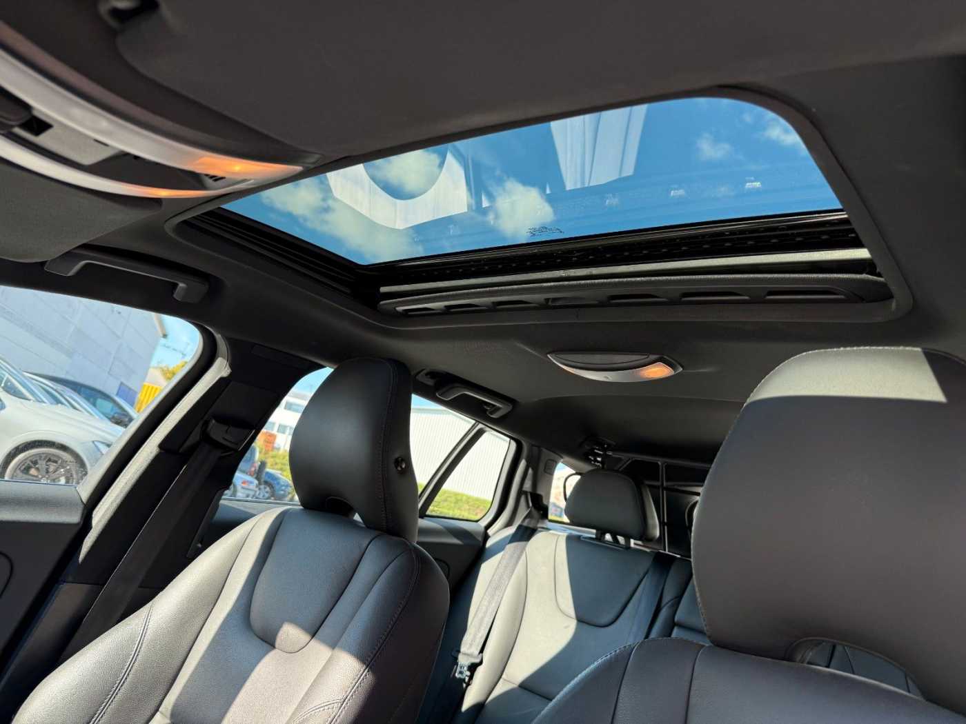 Volvo  D5 SUMMUM+LEDER+EL. SITZE+ACC+PANO