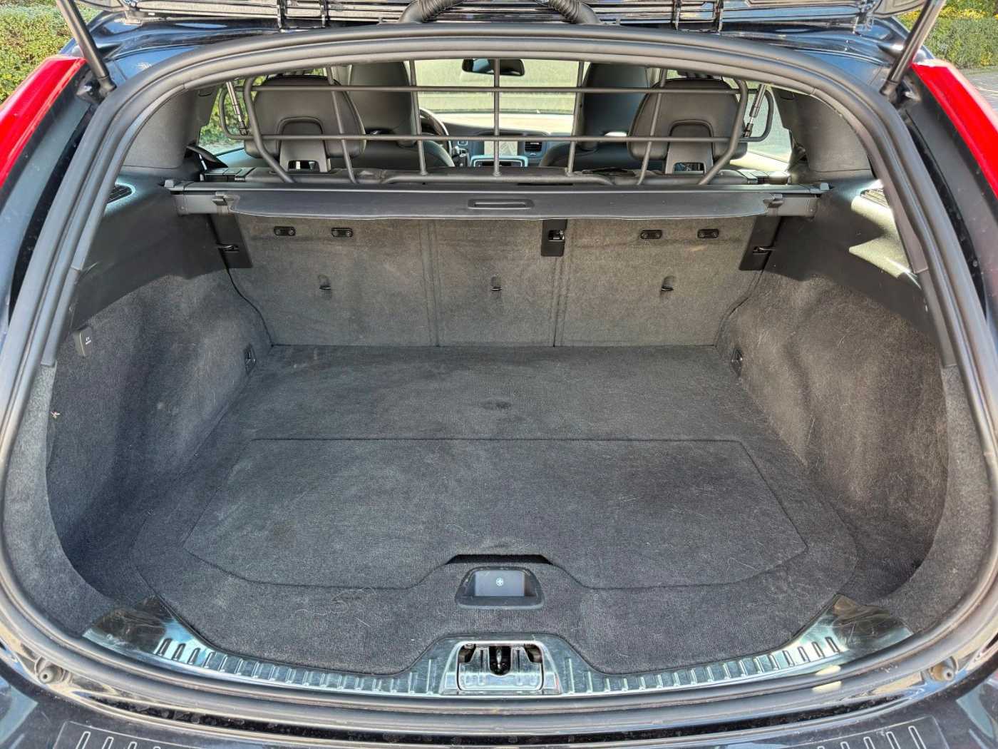 Volvo  D5 SUMMUM+LEDER+EL. SITZE+ACC+PANO