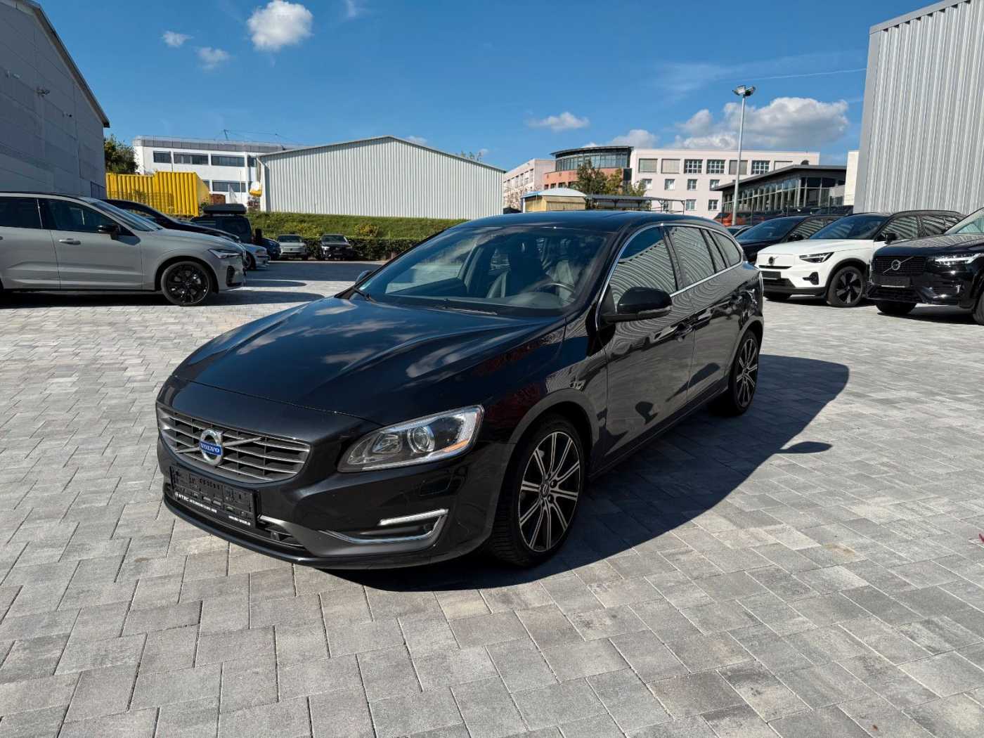 Volvo  D5 SUMMUM+LEDER+EL. SITZE+ACC+PANO