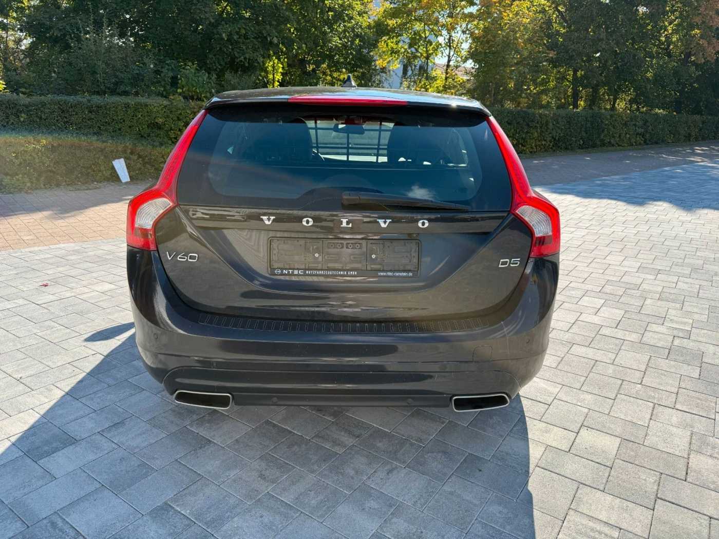 Volvo  D5 SUMMUM+LEDER+EL. SITZE+ACC+PANO