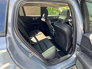 Volvo  ULTIMATE DARK +360+STANDHZG+AHK+19'PRIVACY