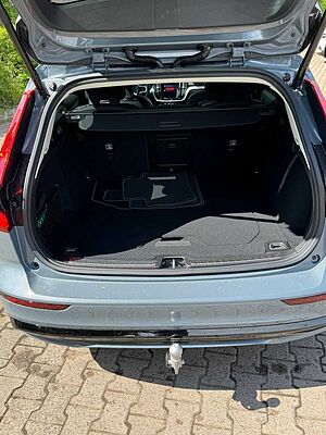 Volvo  ULTIMATE DARK +360+STANDHZG+AHK+19'PRIVACY