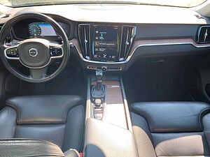 Volvo  CC PRO +PANO+HARMAN KARDON+AHK+NAVI+LEDER