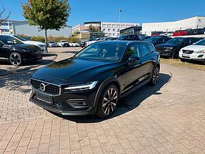 Volvo  CC PRO +PANO+HARMAN KARDON+AHK+NAVI+LEDER