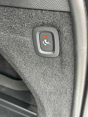 Volvo  INSCRIPTION PHEV + LEDER+AHK+NAVI+PRIVACY